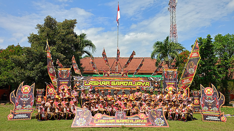 Kanan-Pasukan Garuda Wijaya Laskar Gardajaya MTsN 3 Nganjuk